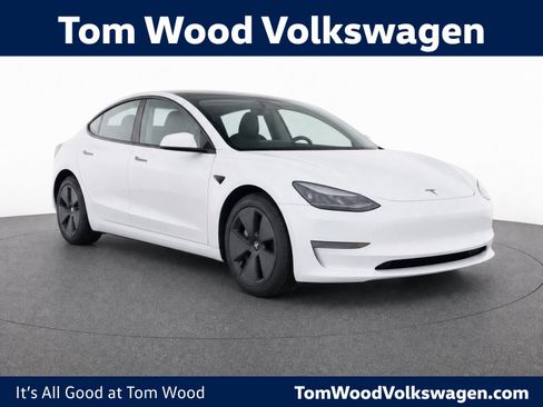 Used 2023 Tesla Model 3 Standard Range RWD image 1