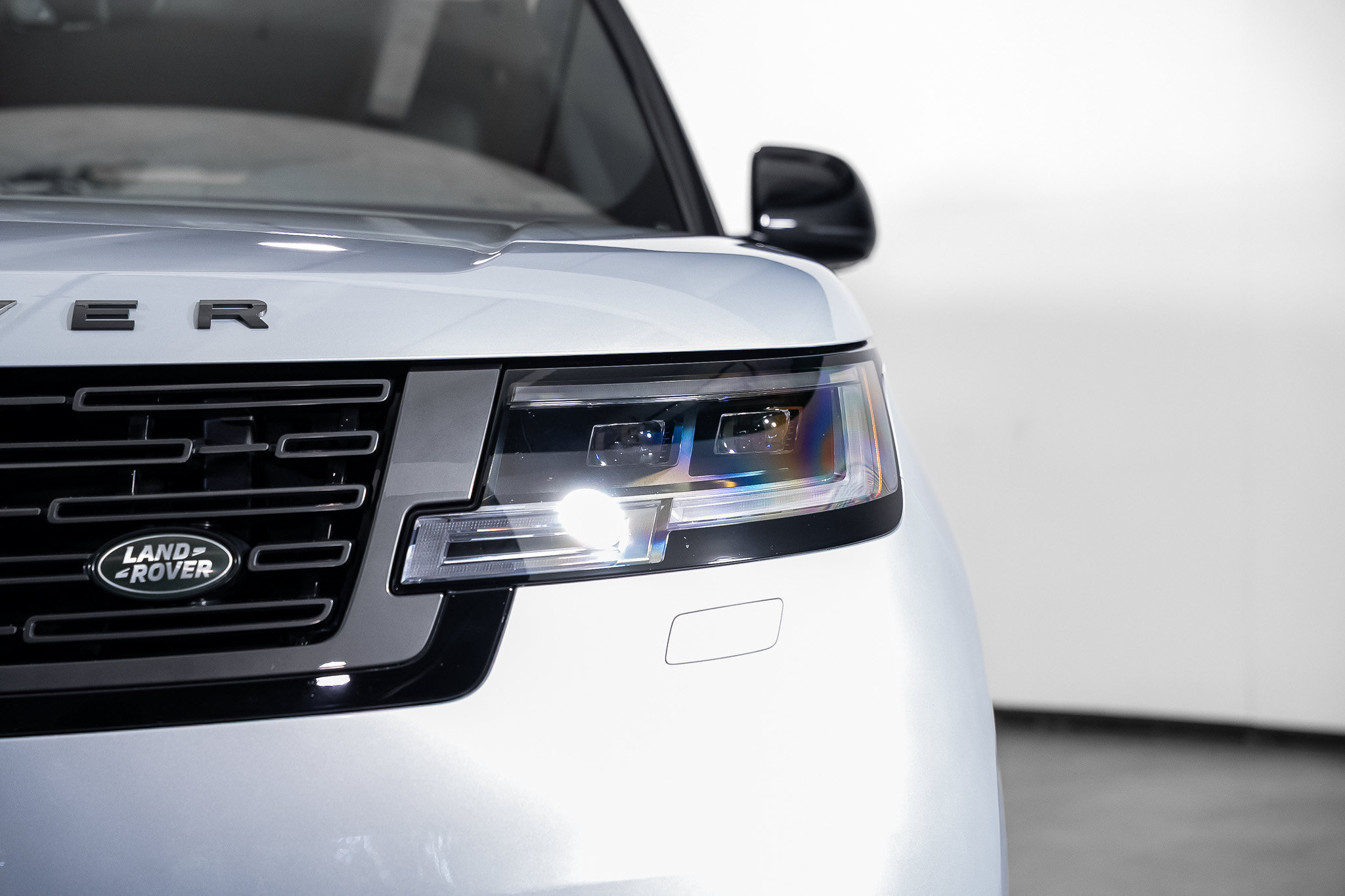 Used 2024 Land Rover Range Rover SE AWD/4WD image 5