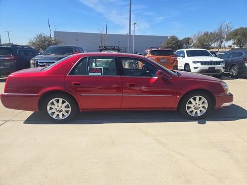 Used 2010 Cadillac DTS Premium image 2