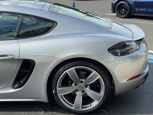 Used 2022 Porsche 718 Cayman GTS RWD image 16