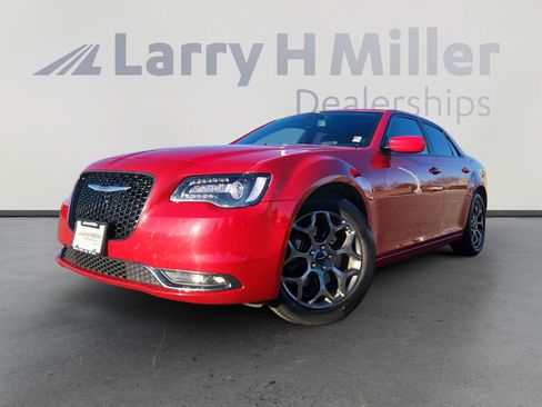 Used 2017 Chrysler 300 S image 1