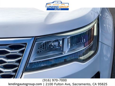 Used 2017 Ford Explorer Platinum AWD/4WD image 7