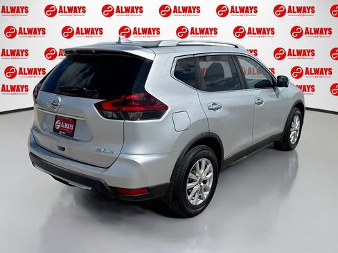 Used 2018 Nissan Rogue SV w/ Premium Package AWD/4WD image 5