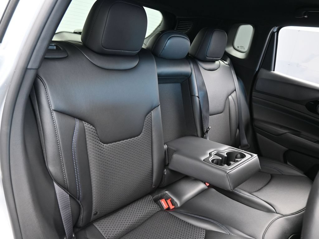 New 2026 Jeep Compass Latitude AWD/4WD image 34