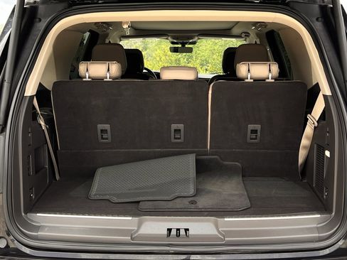 Used 2024 Lincoln Navigator Premiere AWD/4WD image 31