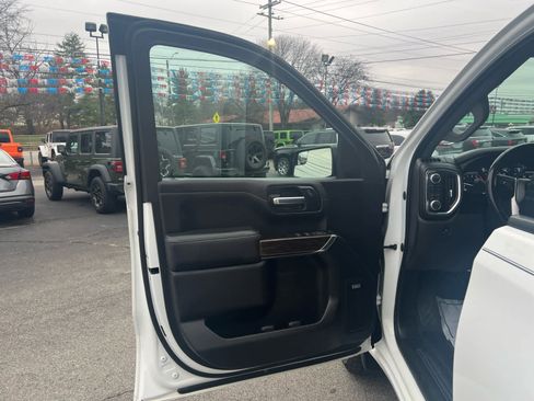 Used 2020 GMC Sierra 1500 Elevation w/ Elevation Value Package image 18