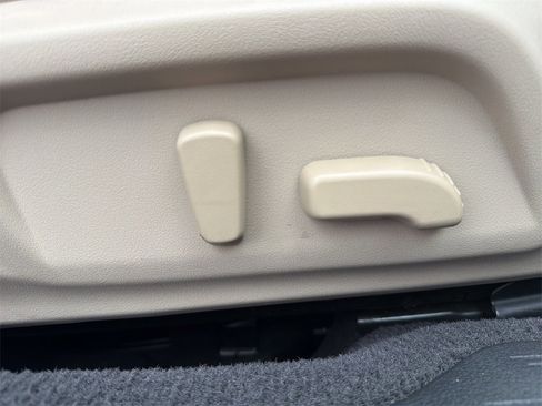 Used 2017 Subaru Outback 3.6R Limited w/ Popular Package #5 image 20