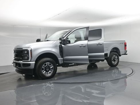Used 2024 Ford F250 Lariat w/ Sport Appearance Package AWD/4WD image 5