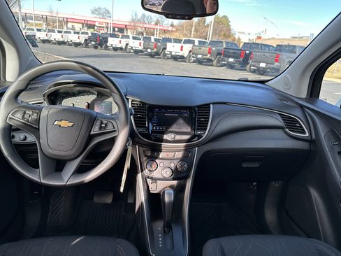 Used 2020 Chevrolet Trax LT image 28