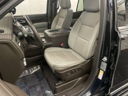 Used 2022 GMC Yukon SLT w/ SLT Premium Package AWD/4WD image 14