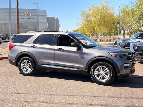 Used 2022 Ford Explorer XLT w/ Equipment Group 202A RWD image 6