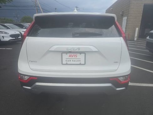 Used 2025 Kia Niro LX FWD image 5