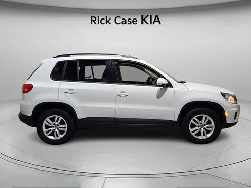 Used 2017 Volkswagen Tiguan S image 4