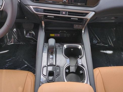 Certified 2025 Lexus RX 350 FWD w/ Accessory Package image 18