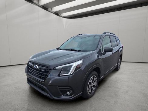 Used 2022 Subaru Forester Premium AWD/4WD image 1