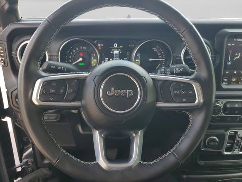 Used 2023 Jeep Wrangler Unlimited Sahara w/ Cold Weather Group AWD/4WD image 19