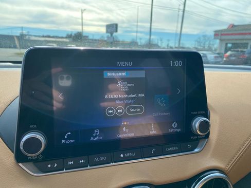 Used 2022 Nissan Sentra SV w/ SV Premium Package image 17