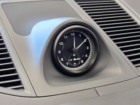 Certified 2025 Porsche Macan image 19