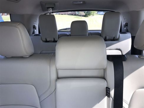 Used 2022 Nissan Pathfinder SL image 23