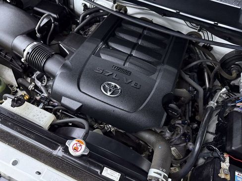 Used 2018 Toyota Tundra SR5 w/ TRD Off Road Package image 29