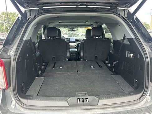 Used 2023 Ford Explorer XLT w/ Equipment Group 202A image 25