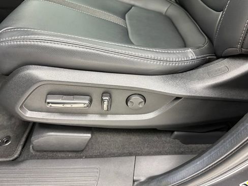 Used 2025 Honda Pilot Touring image 27