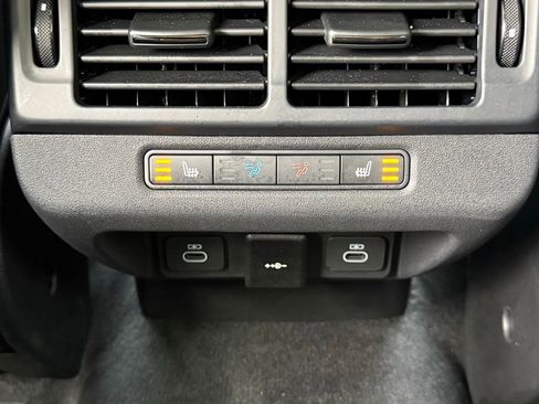 Certified 2026 Land Rover Range Rover Evoque Dynamic SE image 35