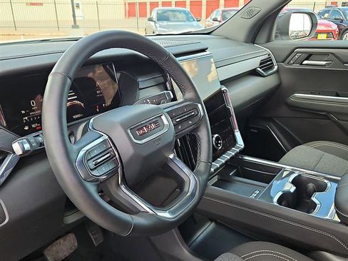 Used 2025 GMC Acadia Elevation image 12