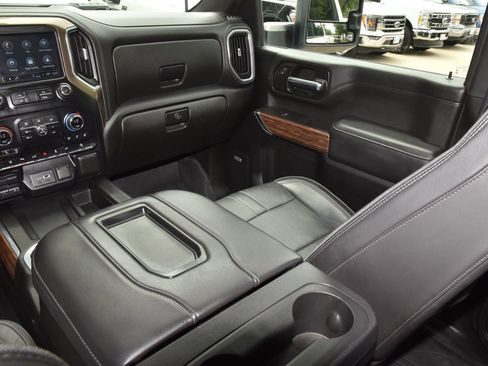 Used 2021 Chevrolet Silverado 2500 High Country w/ Z71 Off-Road Package AWD/4WD image 17