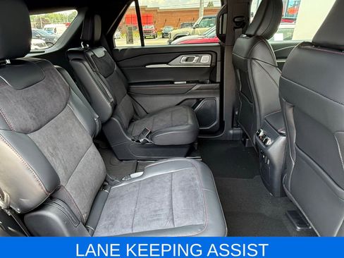 Used 2025 Ford Explorer ST image 22