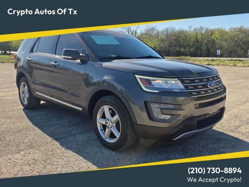 Used 2017 Ford Explorer XLT w/ Equipment Group 202A image 1