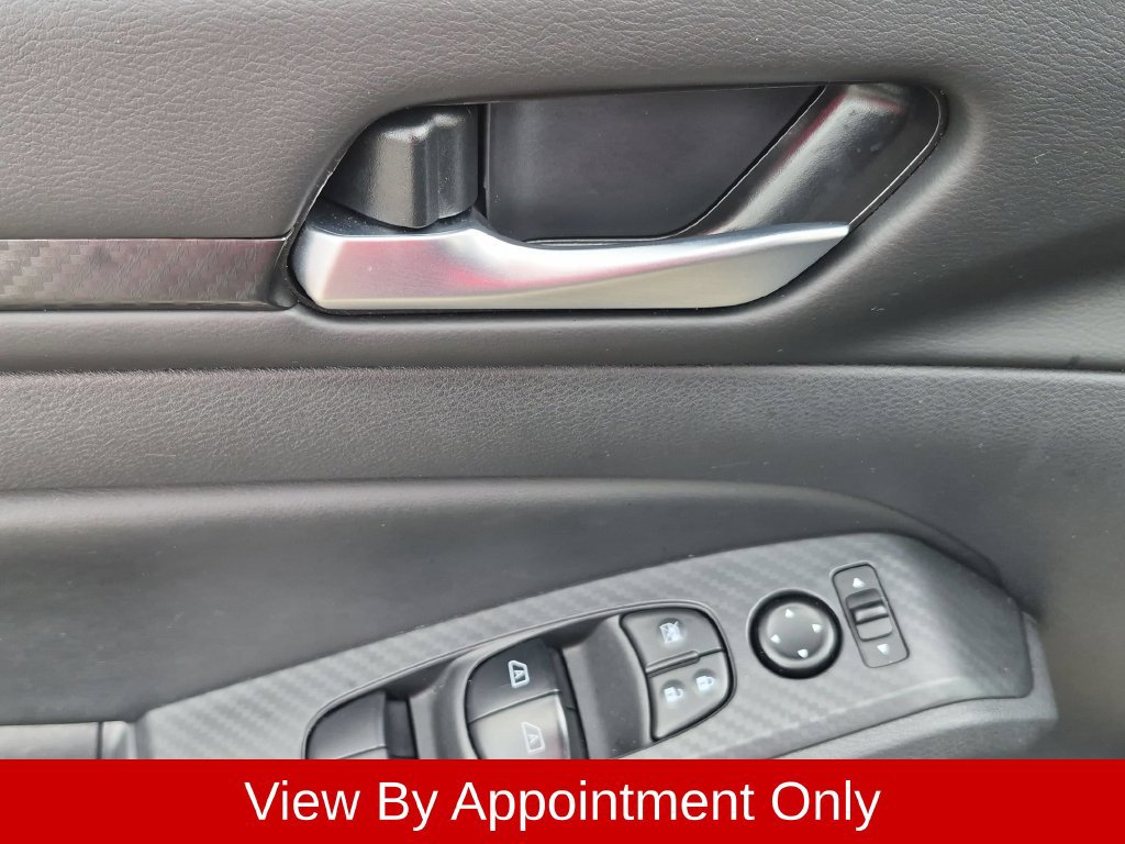 Used 2025 Nissan Altima 2.5 SV FWD image 10