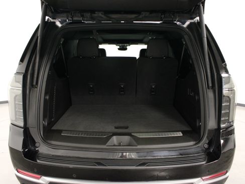 Used 2026 Chevrolet Suburban High Country w/ Sun And Tow Package AWD/4WD image 14