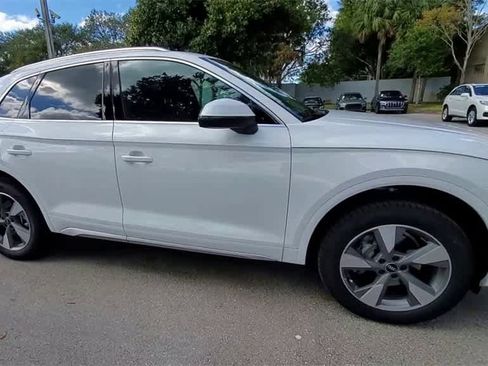 Certified 2023 Audi Q5 Premium w/ Convenience Package image 9