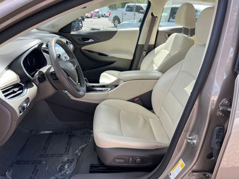 Used 2024 Chevrolet Malibu LT image 21