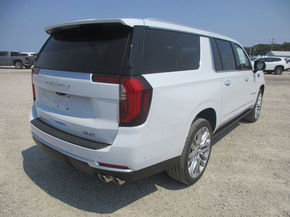 New 2026 GMC Yukon XL Denali w/ Denali Reserve Package