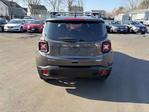 Used 2020 Jeep Renegade Latitude image 4