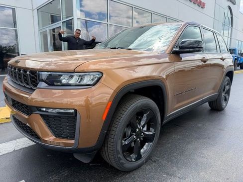 New 2026 Jeep Grand Cherokee Limited AWD/4WD image 4