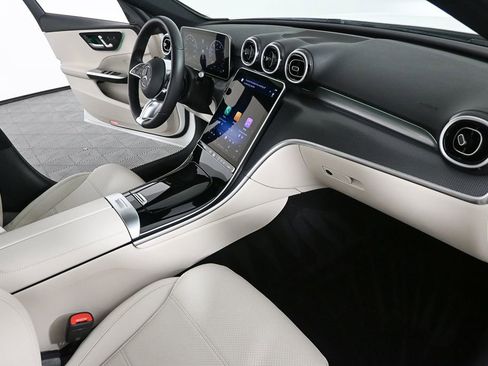 Used 2025 Mercedes-Benz C 300 Sedan image 21