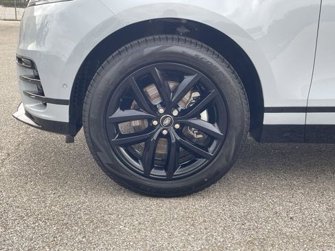 New 2025 Land Rover Range Rover Velar Dynamic SE image 10