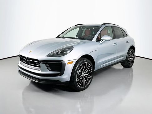 Certified 2026 Porsche Macan AWD/4WD image 1