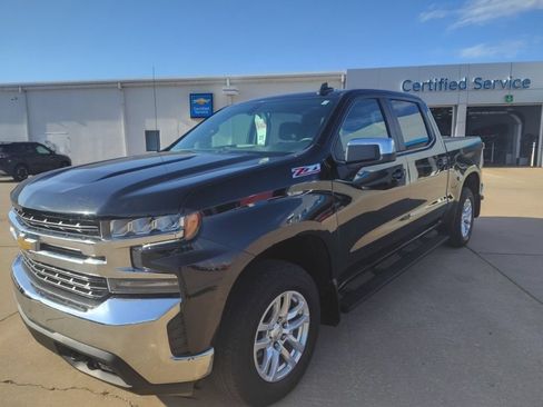 Used 2021 Chevrolet Silverado 1500 LT AWD/4WD image 2