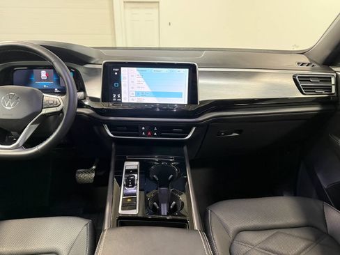 Used 2024 Volkswagen Atlas Cross Sport SE w/ Panoramic Sunroof Package AWD/4WD image 18