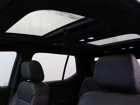 Used 2023 Chevrolet Traverse LT w/ LT Premium Package image 24