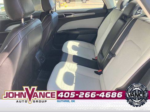 Used 2020 Ford Fusion SE w/ Equipment Group 151A image 4