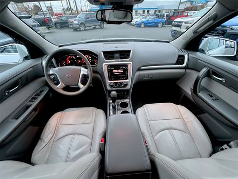 Used 2016 GMC Acadia SLT w/ Premium Edition image 17