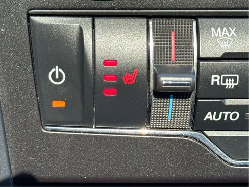 Used 2017 Ford Explorer XLT w/ Equipment Group 202A image 31