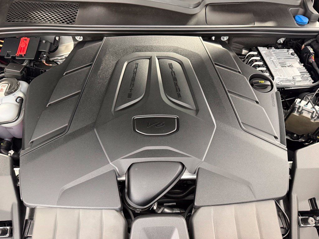 Certified 2026 Porsche Cayenne Coupe AWD/4WD image 44