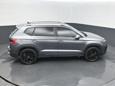 Used 2022 Volkswagen Taos SE w/ Panoramic Sunroof Package AWD/4WD image 14