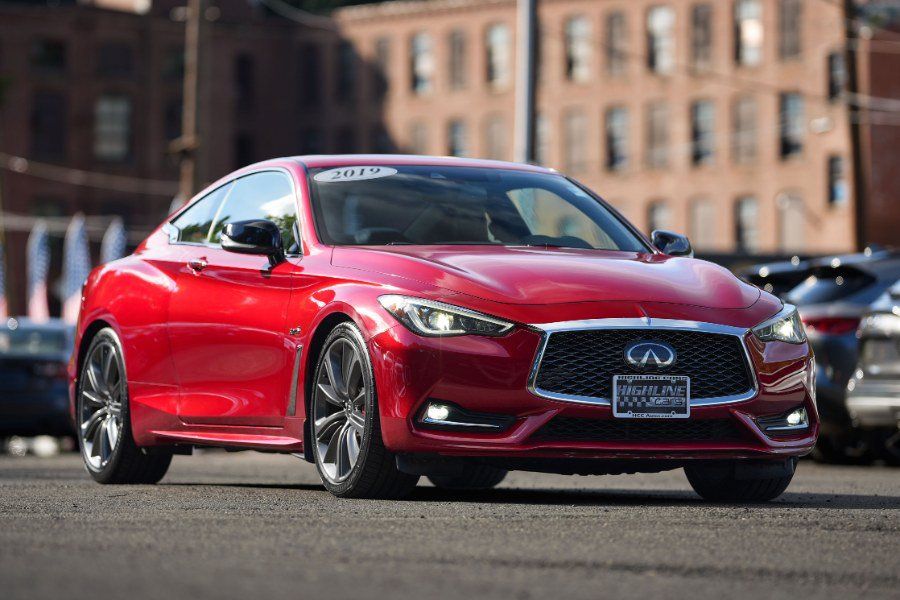 Used 2019 INFINITI Q60 Red Sport 400 w/ Cargo Package AWD/4WD image 4